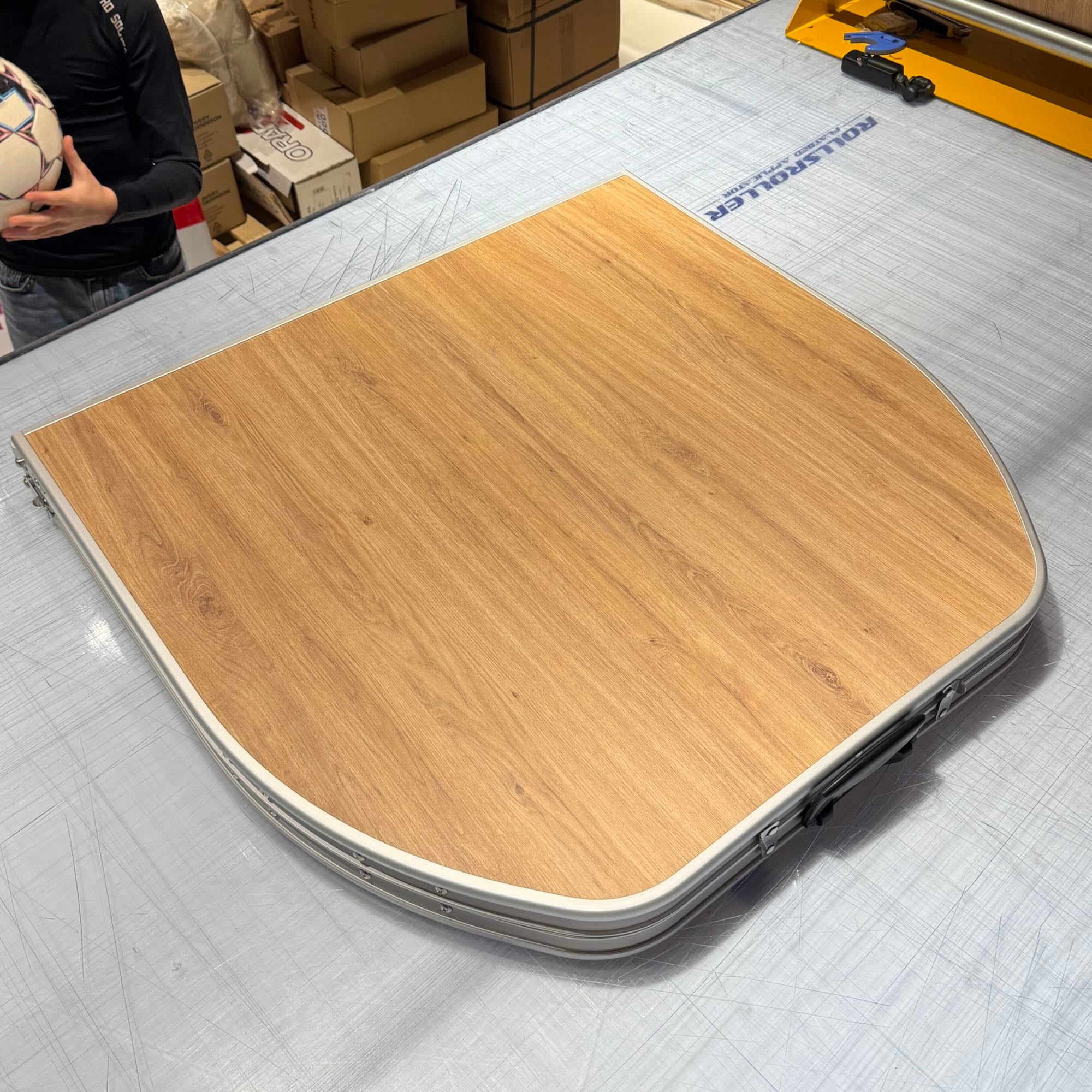 Campingtisch Oval 150x80cm mit Holz-Dekorfolierung