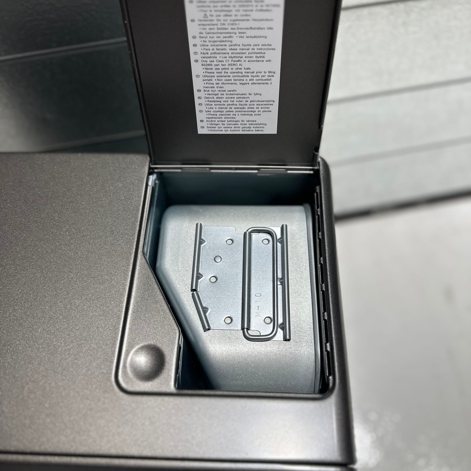 Vorzelt-Heizung Zibro LC-130 inkl. Handpumpe für kleine Vorzelte