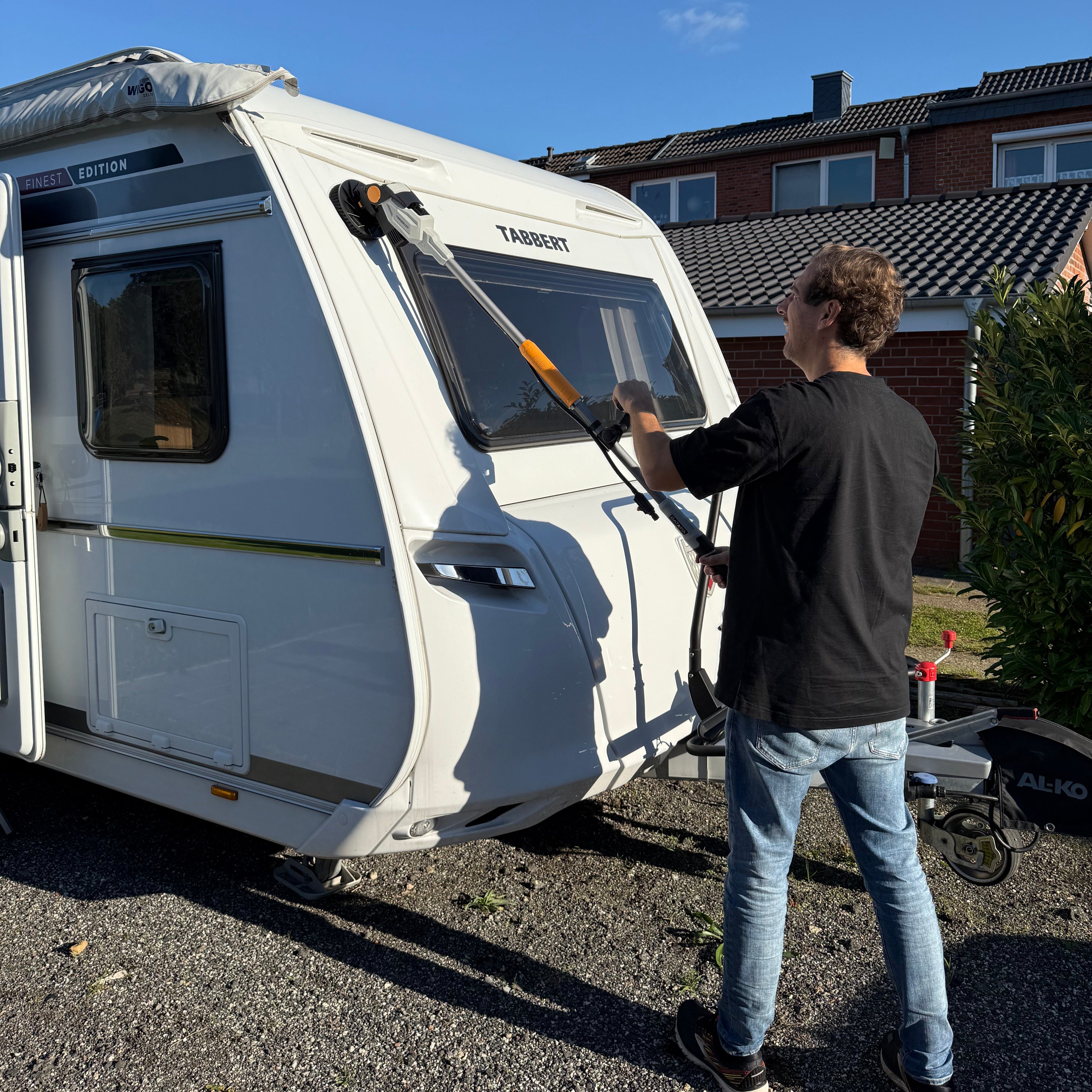 Elektrisch rotierende Camper-Waschbürste im Top Set