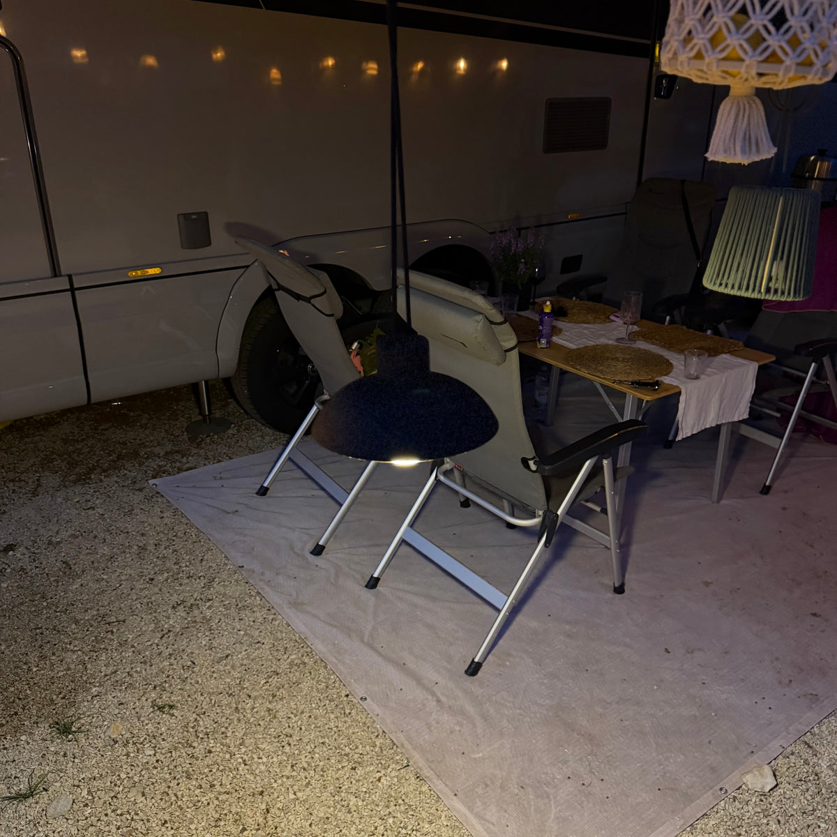 Kabellose Pendelleuchte für Camping & Outdoor