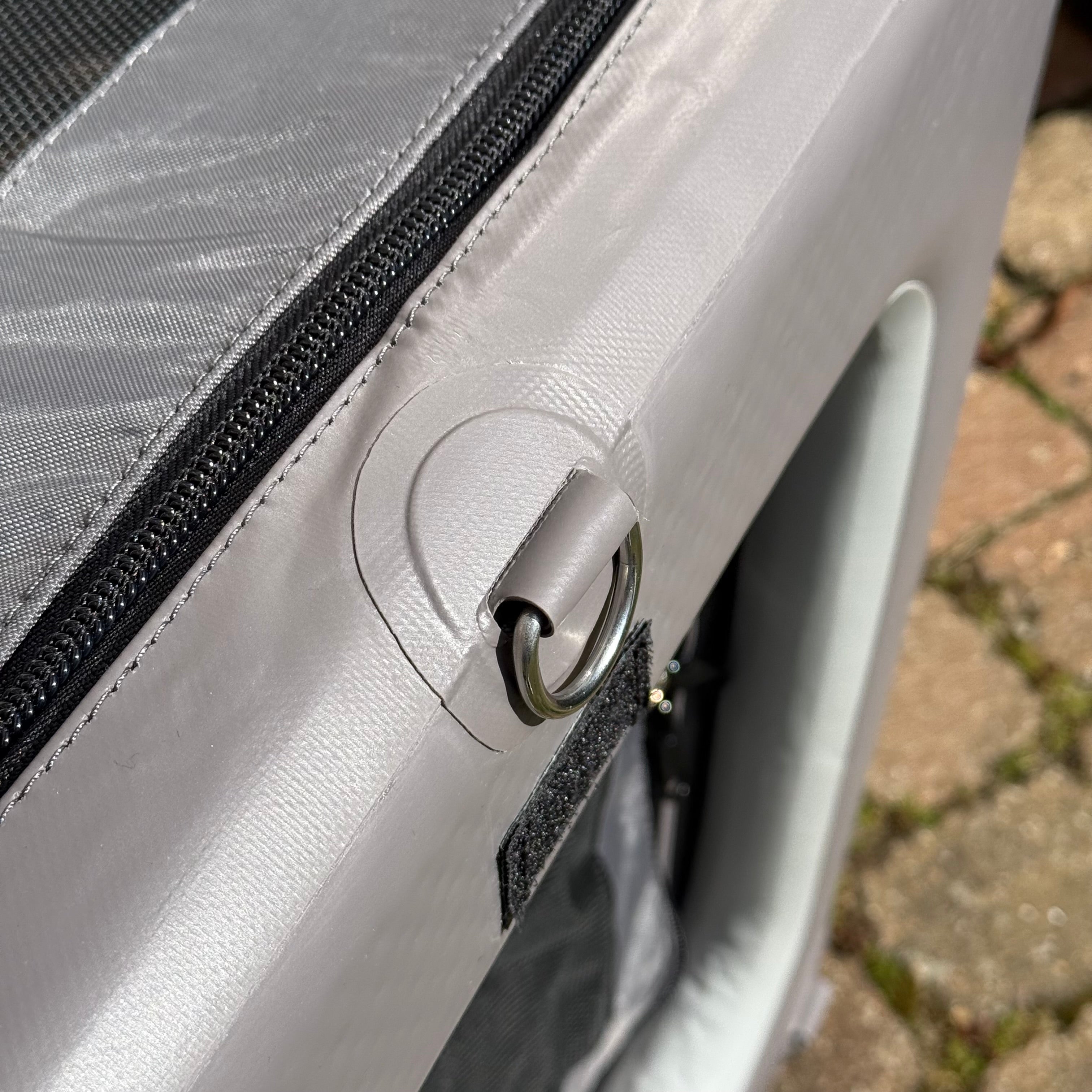 Aufblasbare Hunde Transportbox mit seitlichem Eingang
