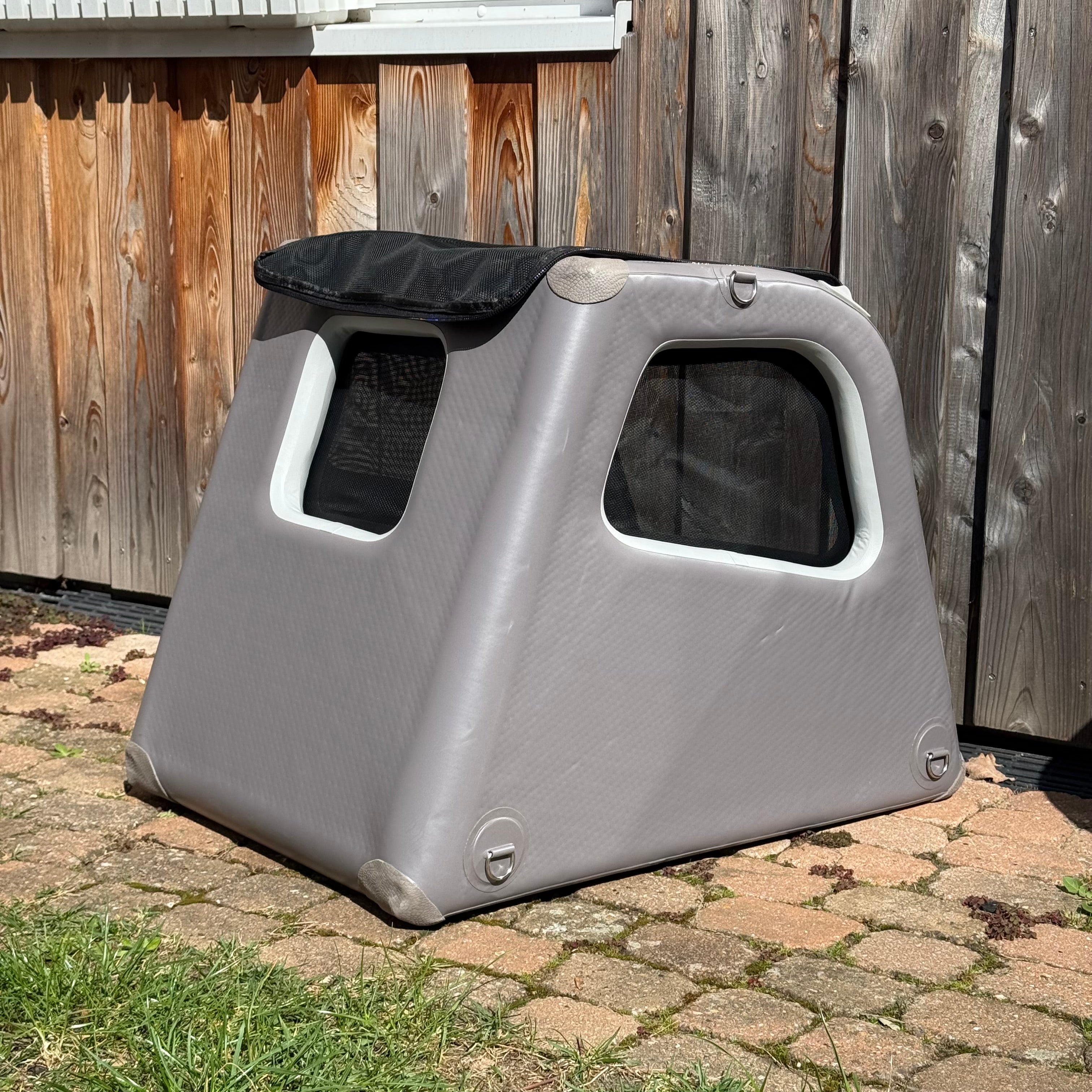 Aufblasbare Hunde Transportbox für den Kofferraum