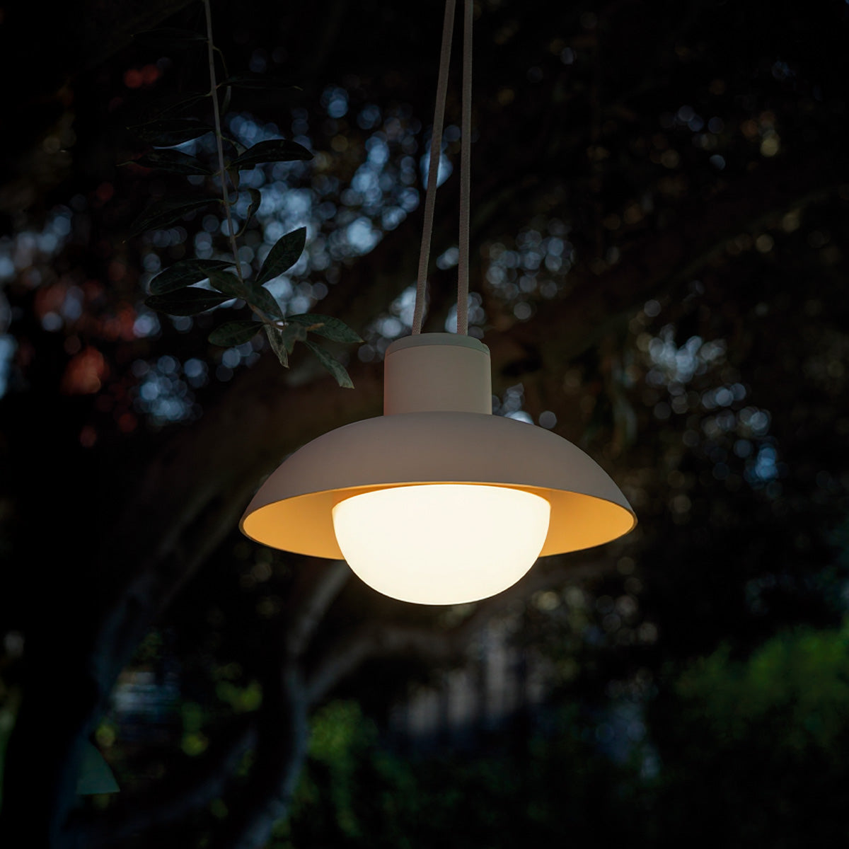 Kabellose Pendelleuchte Syros in Beige