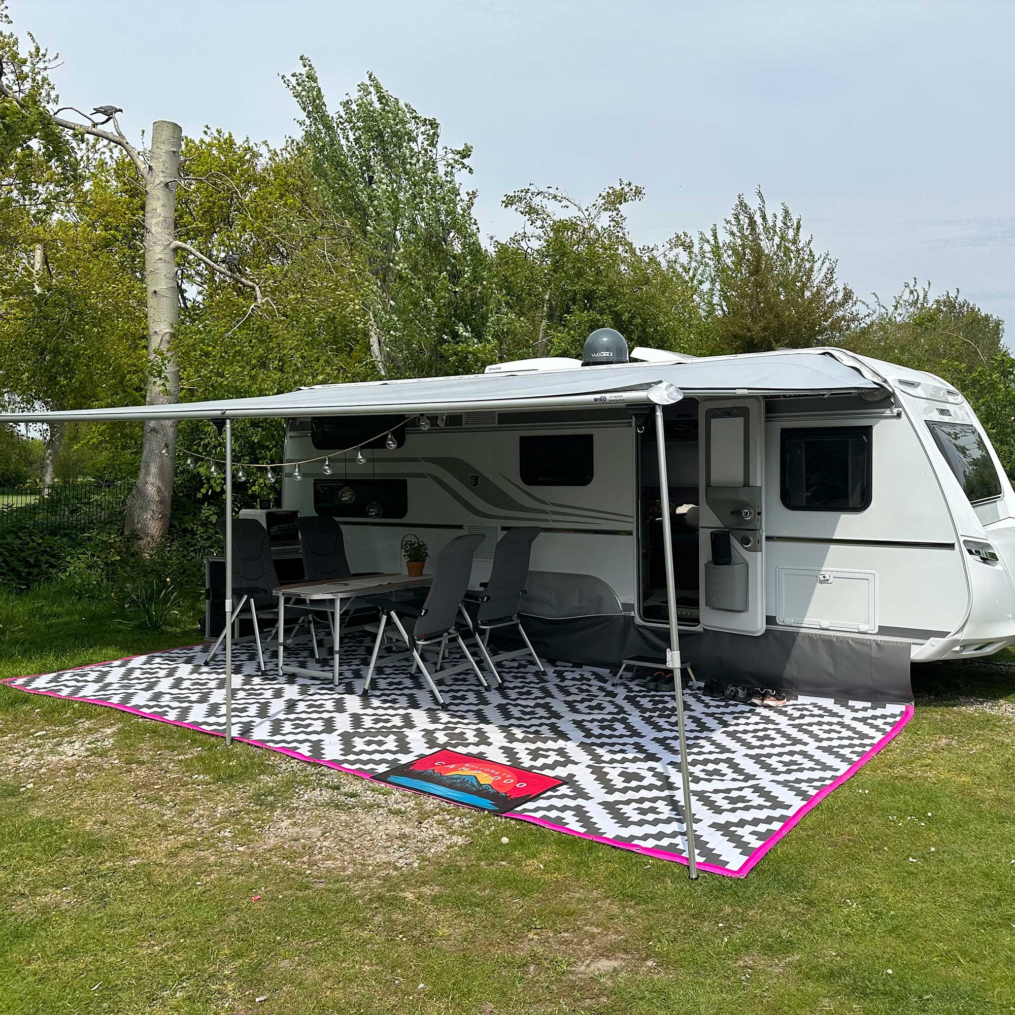 PREMIUM awning carpet with removable wind skirt - "Paris in Pink"